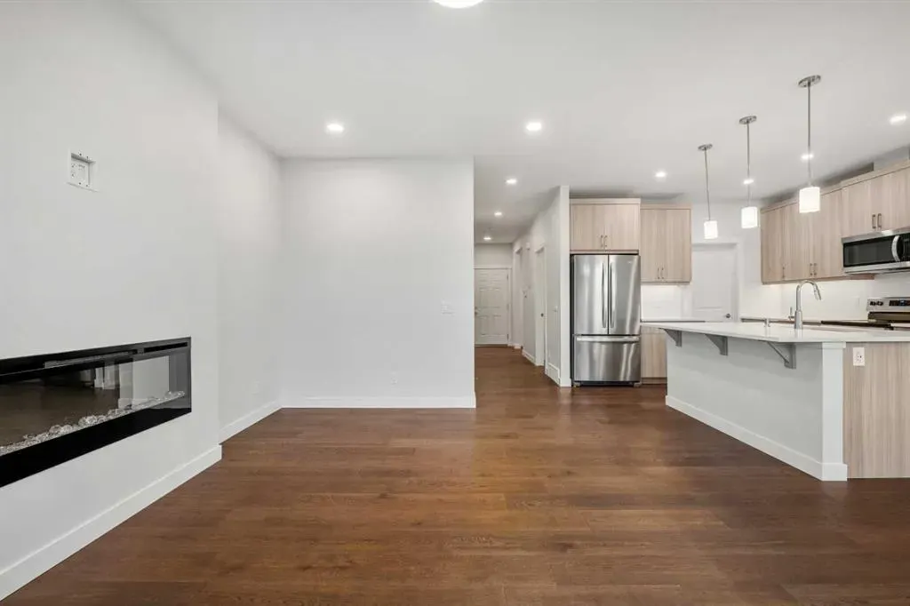 96 Amblefield Grove NW