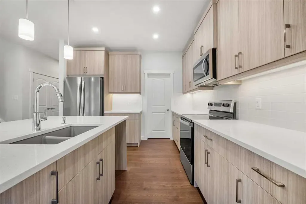 96 Amblefield Grove NW