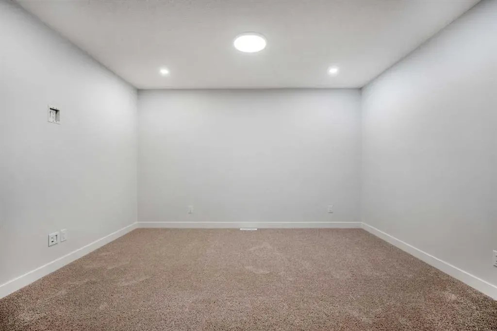 96 Amblefield Grove NW