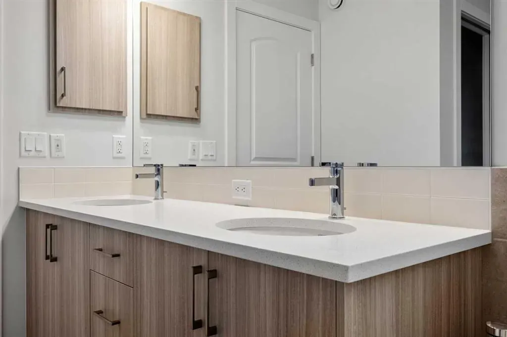 96 Amblefield Grove NW