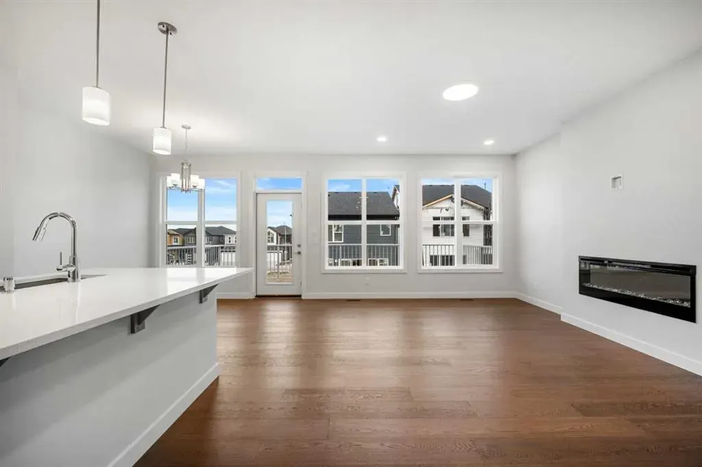 96 Amblefield Grove NW