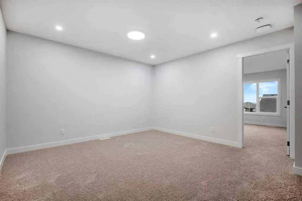 96 Amblefield Grove NW