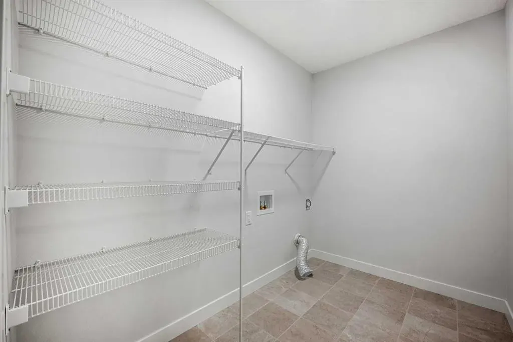 96 Amblefield Grove NW