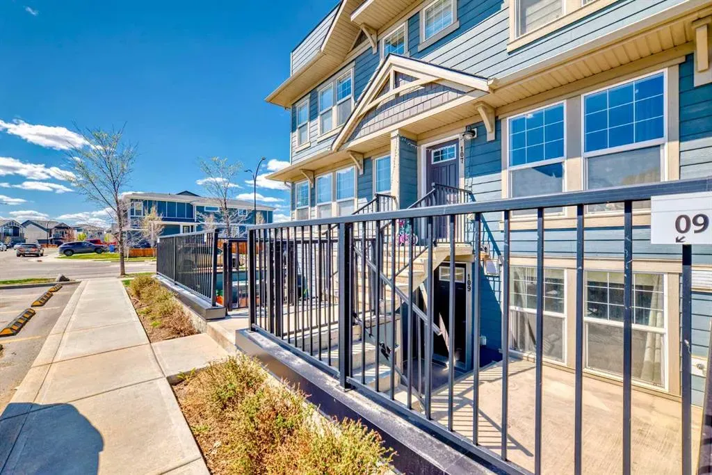 109 Cranbrook Square SE