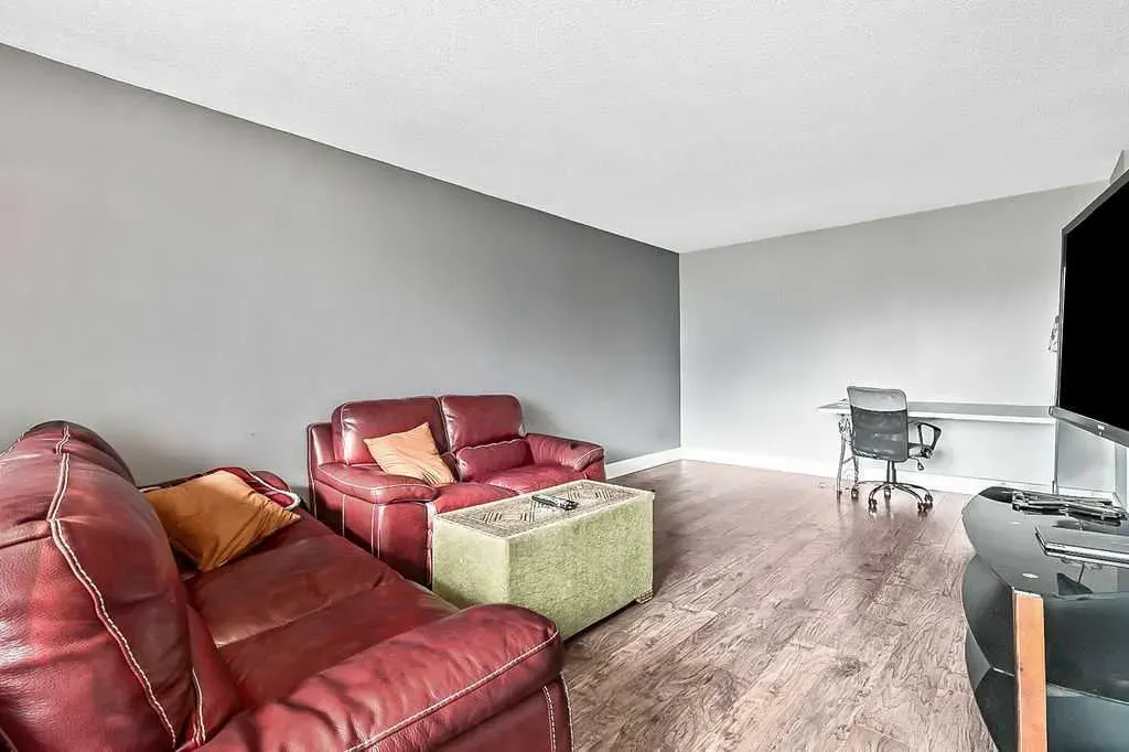 4455A Greenview Drive NE, #409