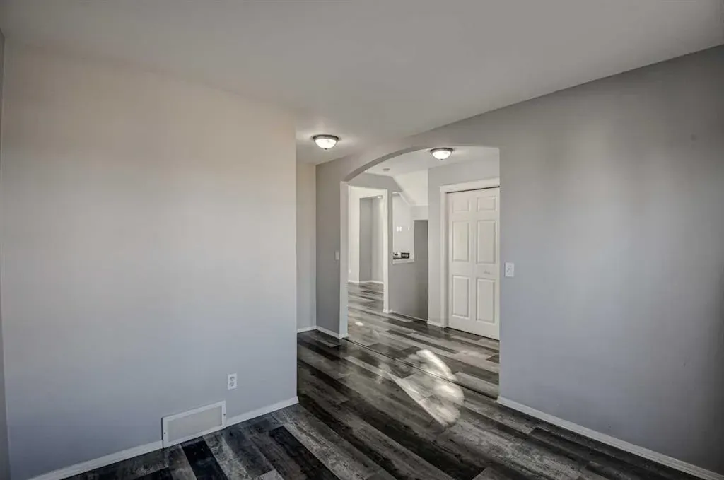 61 Everstone Avenue SW