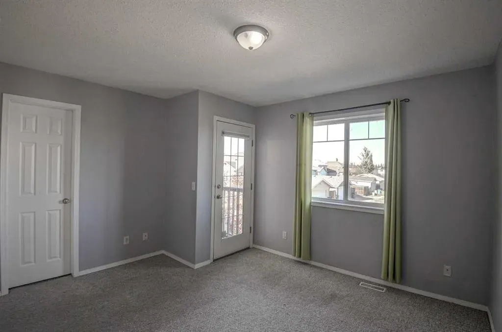 61 Everstone Avenue SW