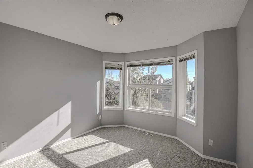 61 Everstone Avenue SW