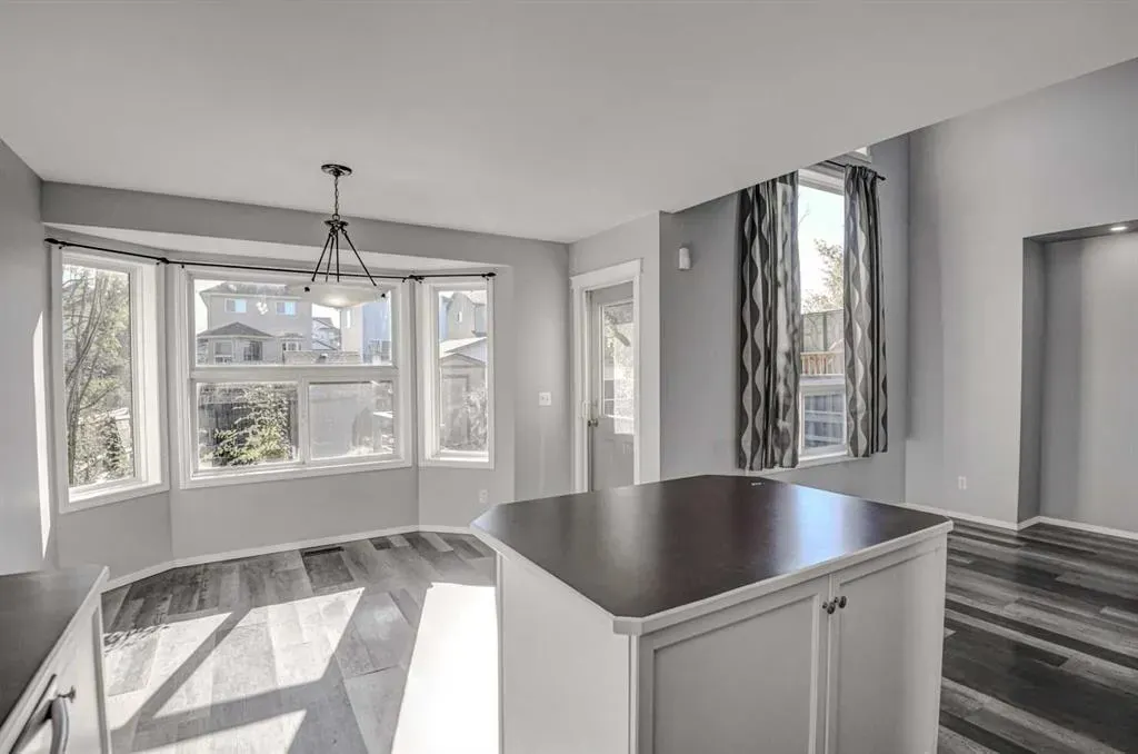 61 Everstone Avenue SW