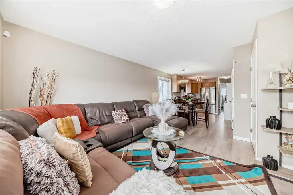 30 Falmere Way NE