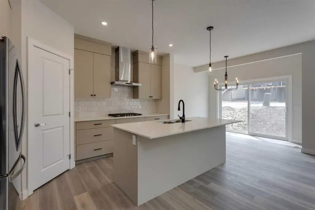 304 Edith Place NW