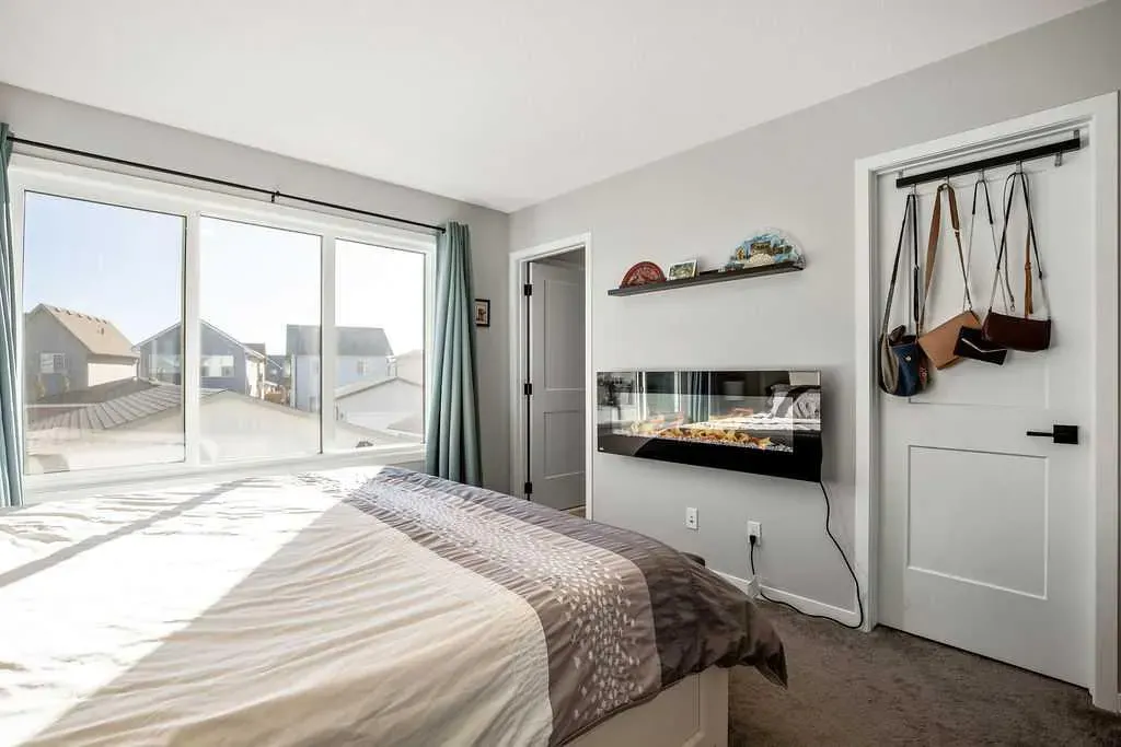 325 Ellen Park