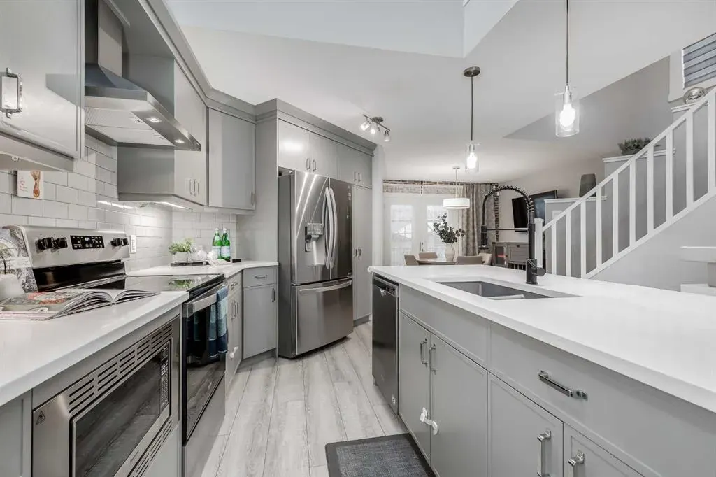 1037 Chinook Gate Heath SW
