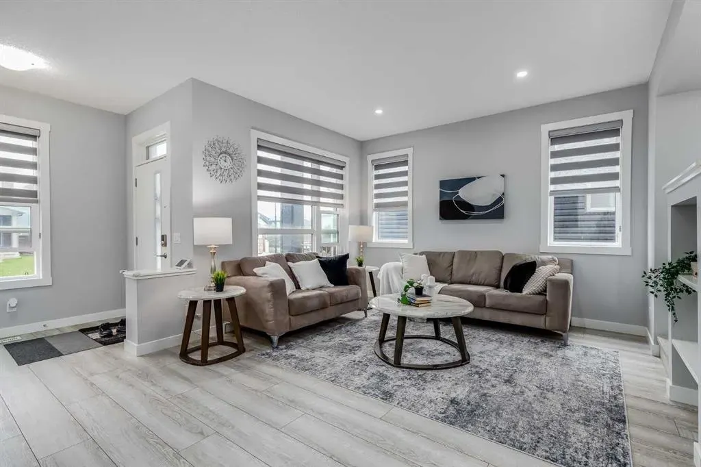 1037 Chinook Gate Heath SW
