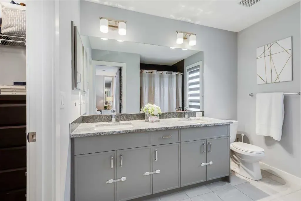 1037 Chinook Gate Heath SW