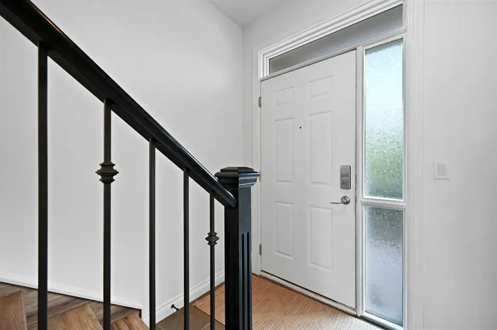 108 Rockyledge View NW, #13
