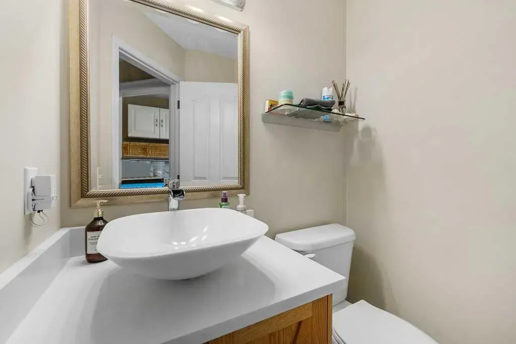 23 Valley Ponds Way NW