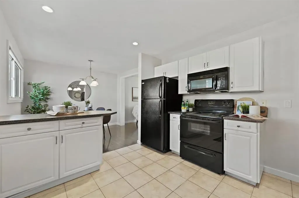 571 Killarney Glen Court SW