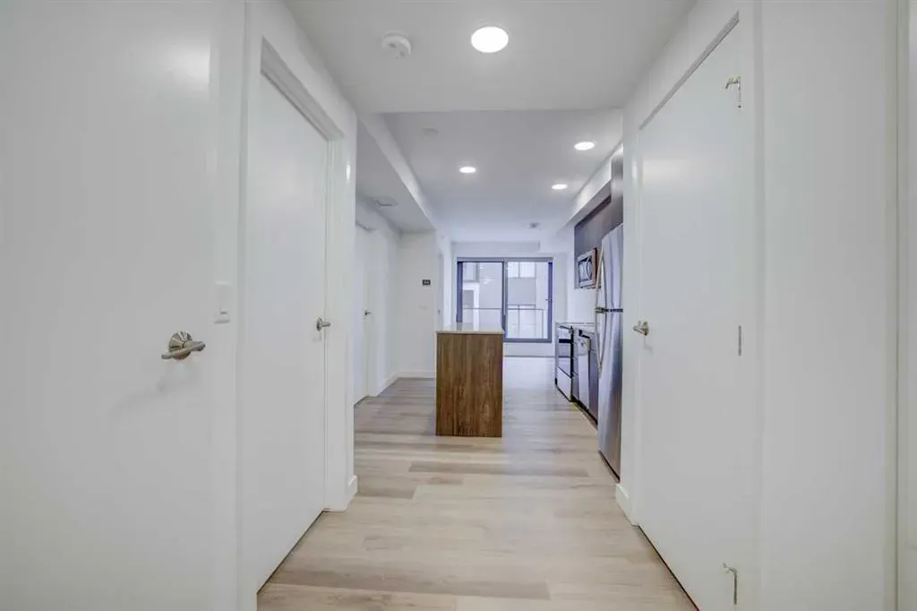 123 4 Street NE, #203