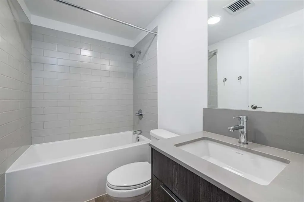 123 4 Street NE, #203