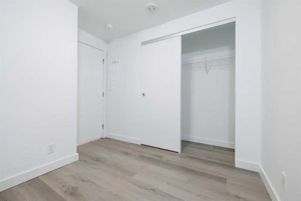 123 4 Street NE, #203