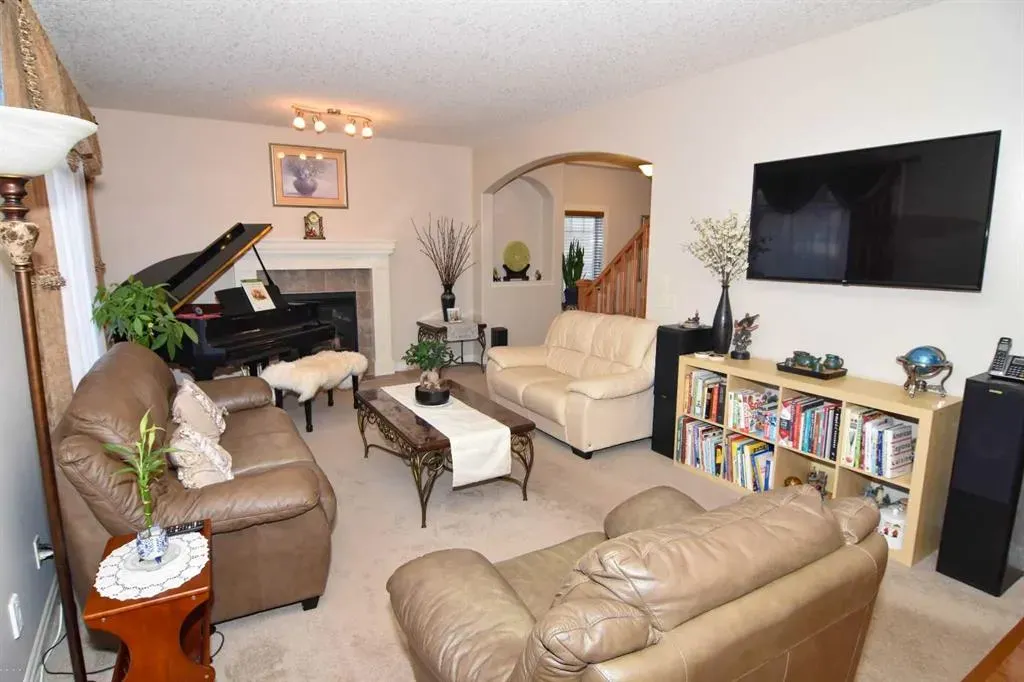 107 Panatella Close NW