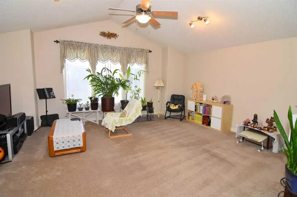 107 Panatella Close NW