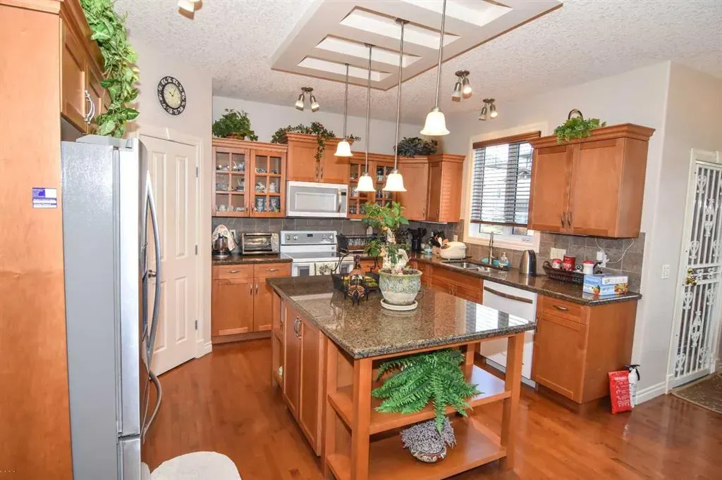 107 Panatella Close NW