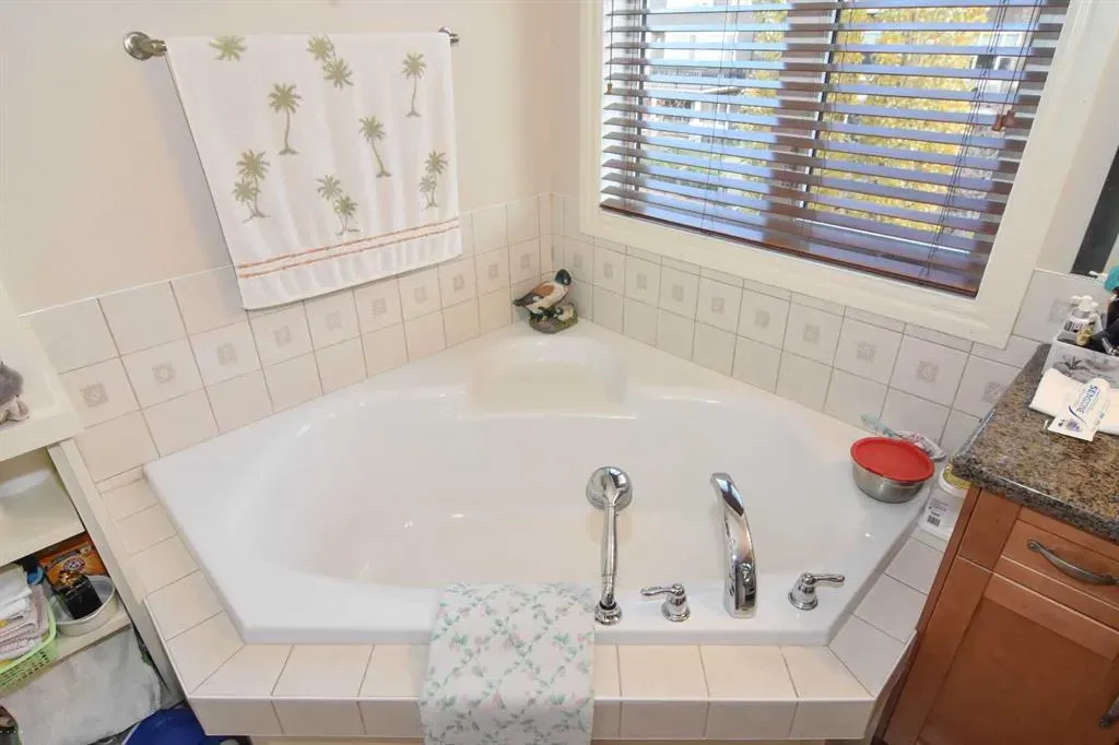 107 Panatella Close NW