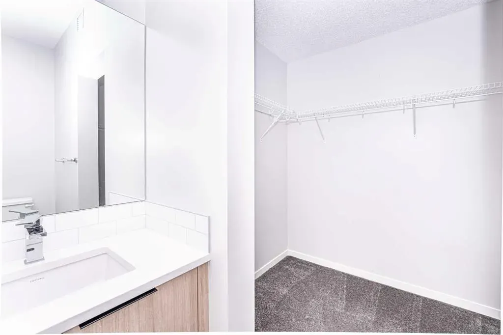 40 Carrington Plaza NW, #215