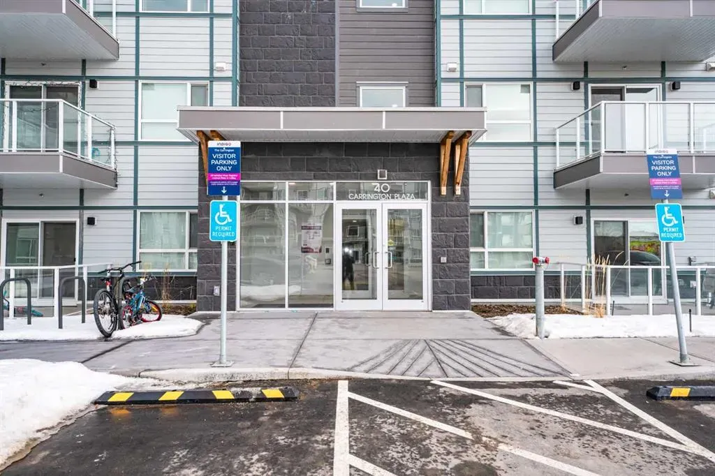 40 Carrington Plaza NW, #215
