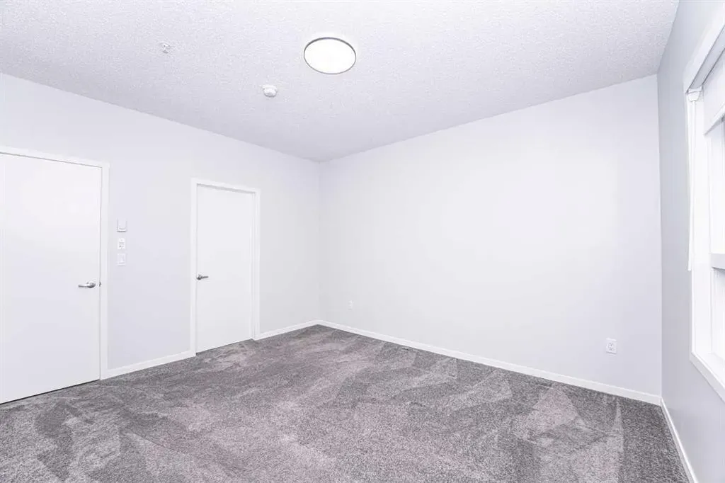 40 Carrington Plaza NW, #215