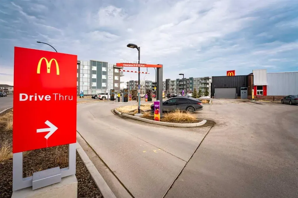 40 Carrington Plaza NW, #215