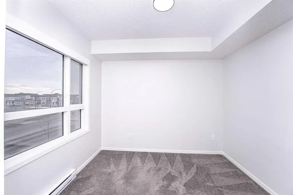 40 Carrington Plaza NW, #215