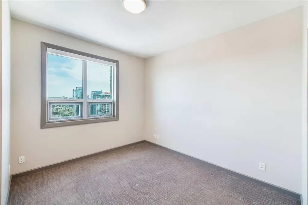 210 15 Avenue SE, #2010