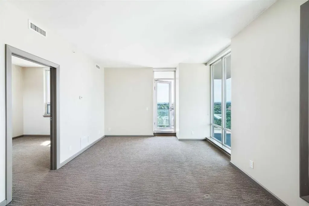 210 15 Avenue SE, #2010