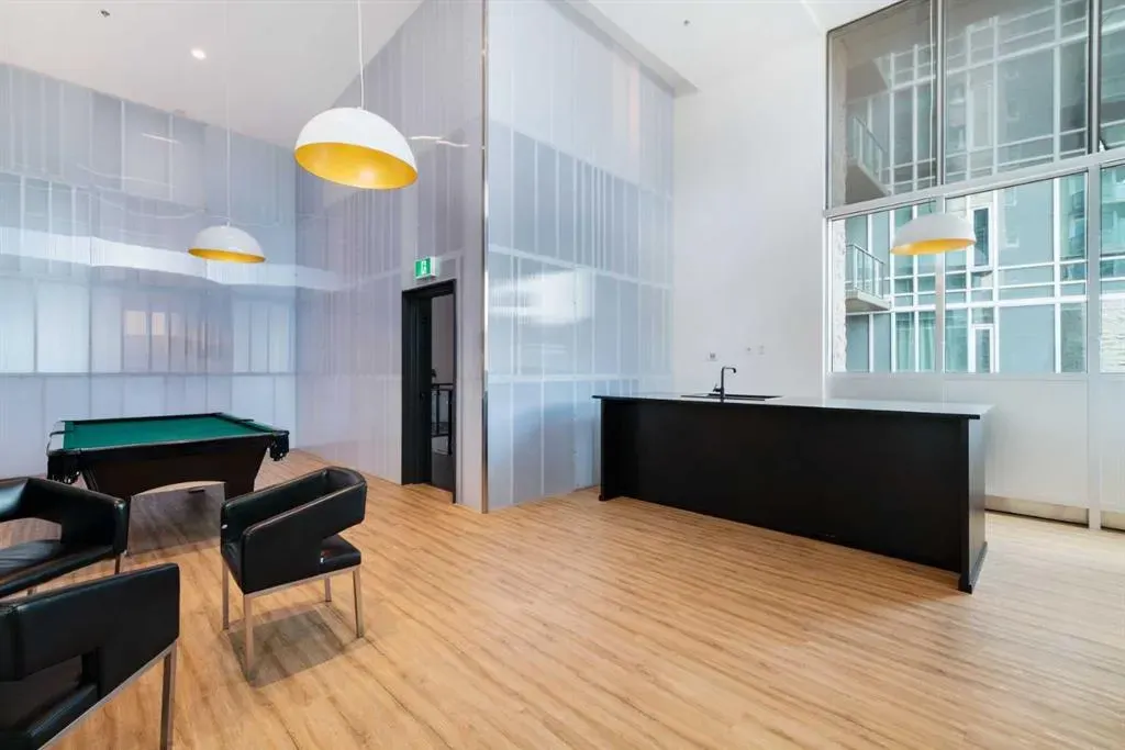 210 15 Avenue SE, #2010