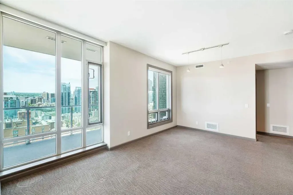 210 15 Avenue SE, #2010