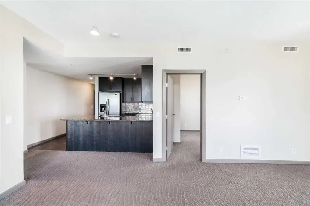 210 15 Avenue SE, #2010