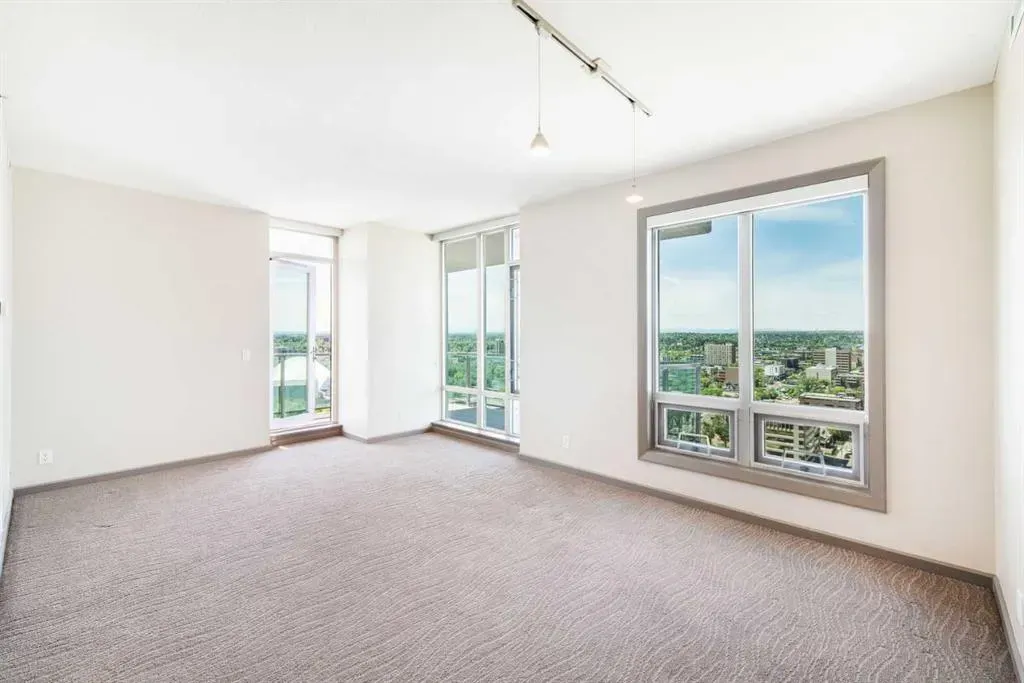 210 15 Avenue SE, #2010