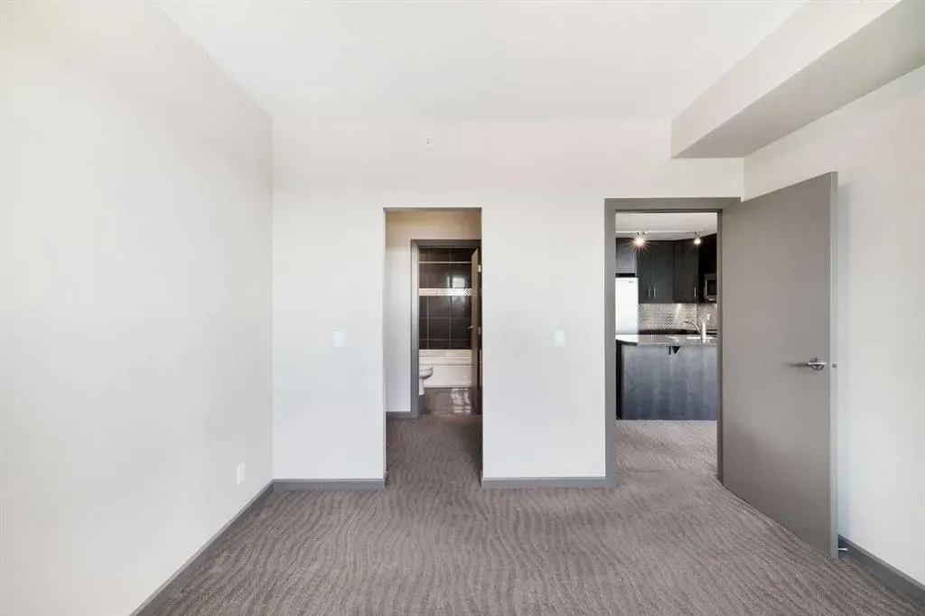 210 15 Avenue SE, #2010