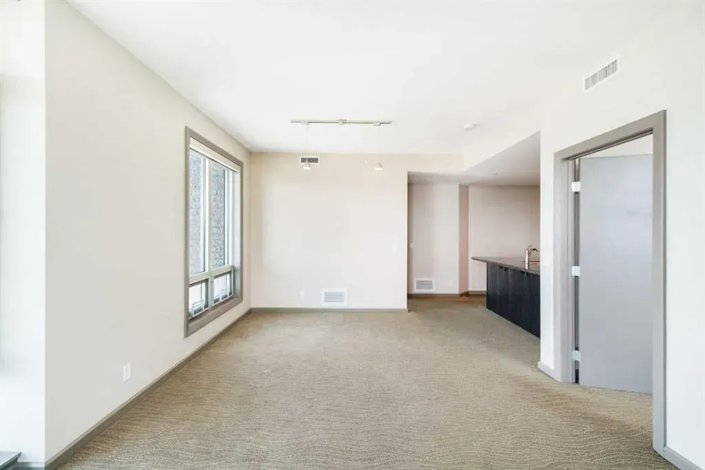 210 15 Avenue SE, #2010