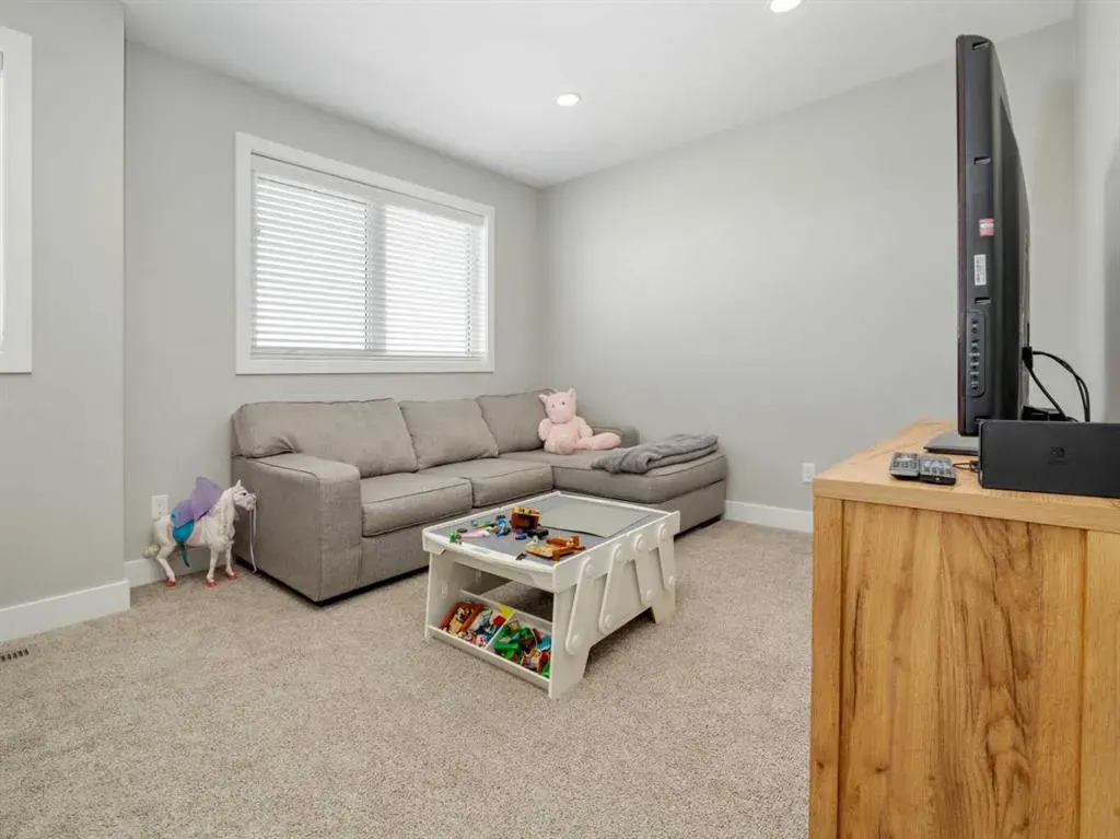 22 Prairie Sunset Ave