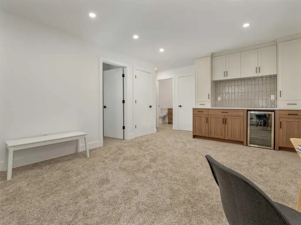 22 Prairie Sunset Ave