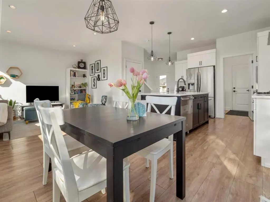 22 Prairie Sunset Ave
