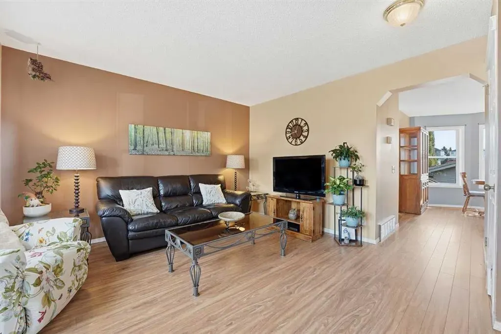 48 Tuscany Valley Lane NW