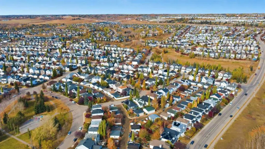 48 Tuscany Valley Lane NW