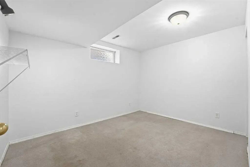 48 Tuscany Valley Lane NW