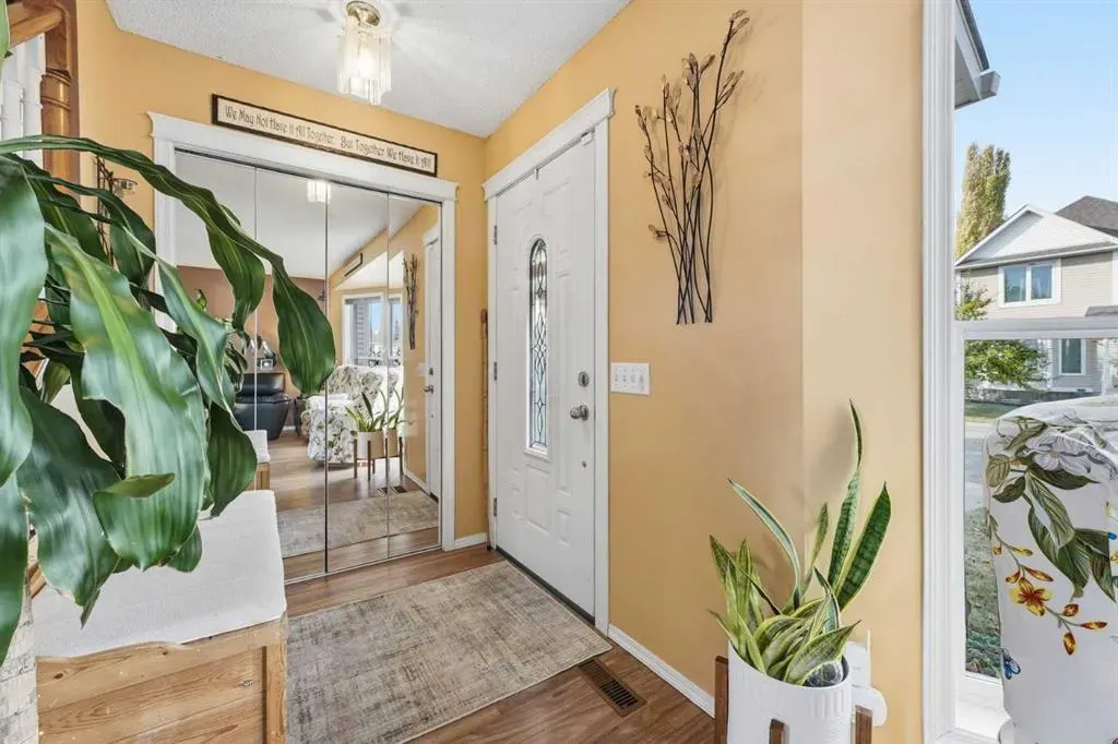 48 Tuscany Valley Lane NW