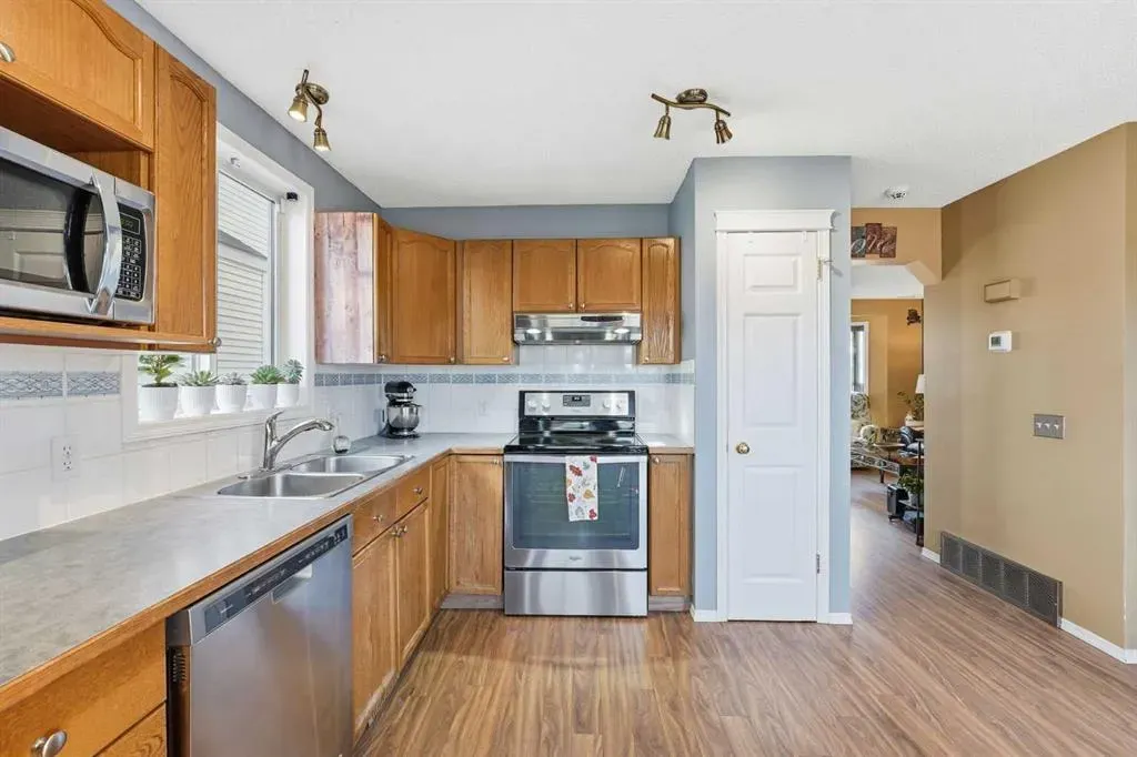 48 Tuscany Valley Lane NW